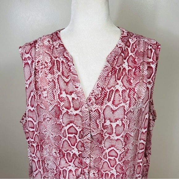 CHELSEA & THEODORE Mauve Pink & White Snake Print V-Neck Sleeveless Blouse - XXL - Picture 2 of 10